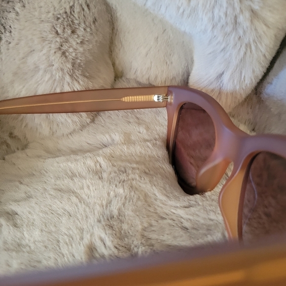QUAY // ltd ed frosted toffee frame smokey gradient lens modern glam wayfarers main image 4